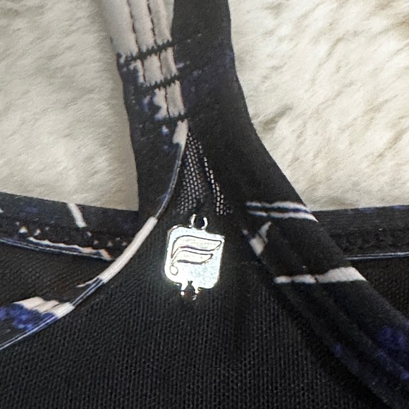 NWT Fabletics Marcela Mesh Midi Bra Luxe-Line Midi Sports Bra - Picture 8 of 10